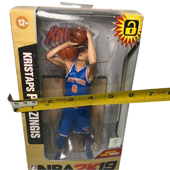 McFarlane NBA 2k19 ~ Kristaps Porzingis ~ My Team ~ Series 1 ~ Knicks ~ Celtics - Picture 9 of 9